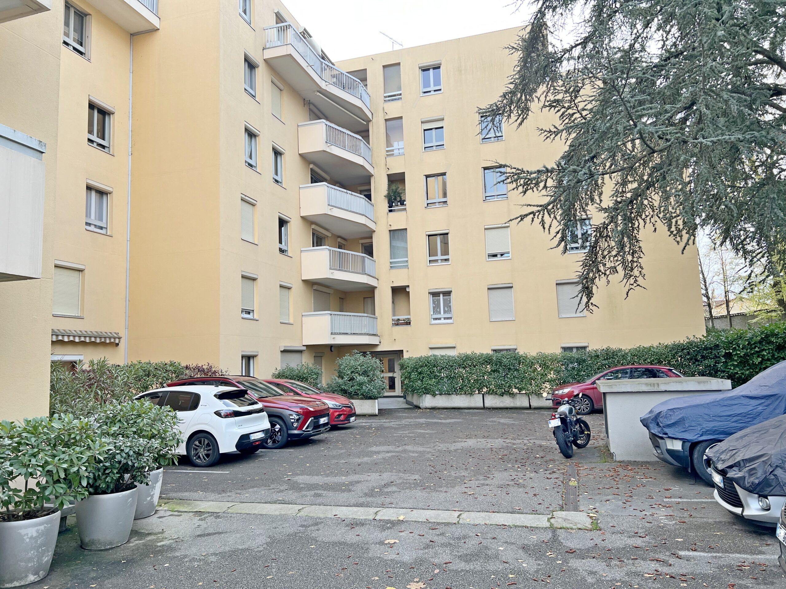 façade floutée